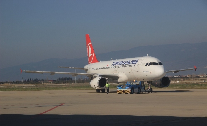 Koca Seyit Havalimanı uçuş sayısını yüzde 52 artırdı