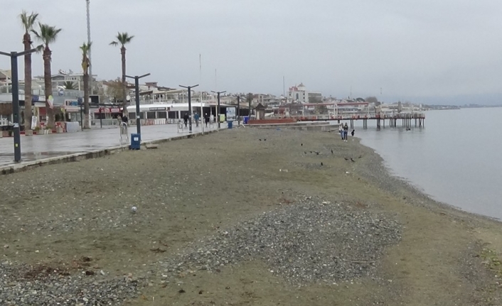 Vatandaşlar çağrıya uydu, sahiller ve piknik alanları boş kaldı