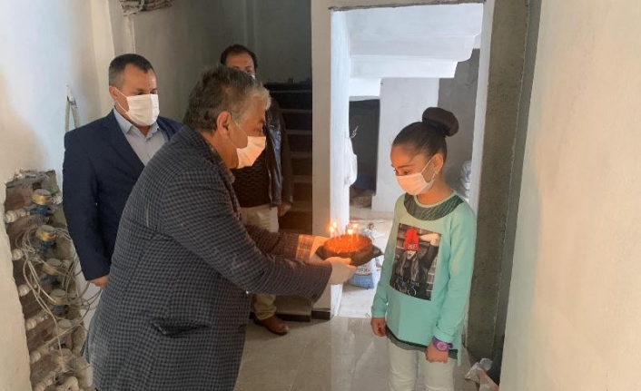 23 Nisan çocuklarına doğum günü sürprizi