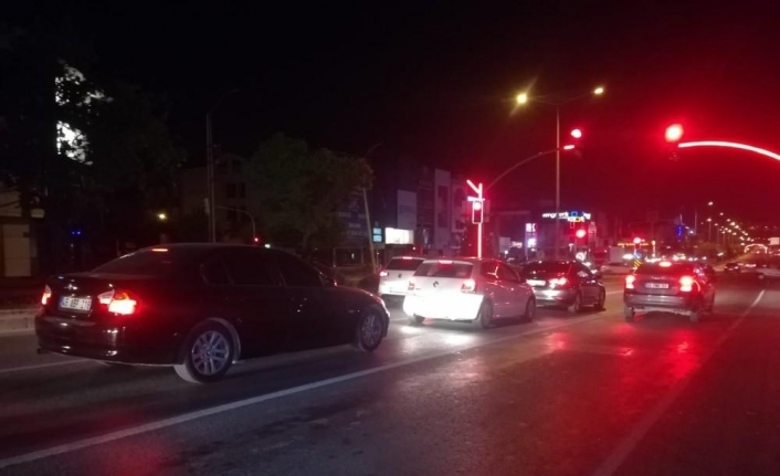 4 günlük sokağa çıkma kısıtlamasının ardından İzmir’de yoğunluk oluştu