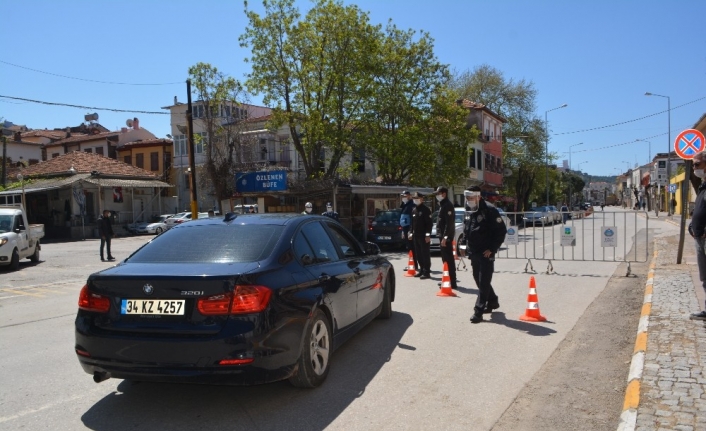 Ayvalık’ta özel araçlara Kovid 19 freni