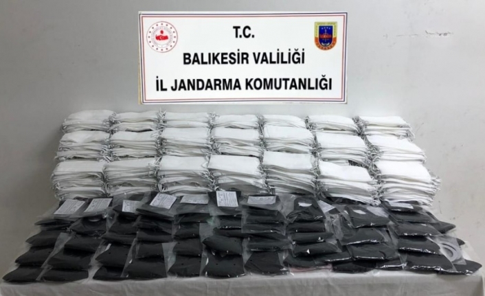 Balıkesir’de 9 bin 850 adet kaçak maske ele geçirildi