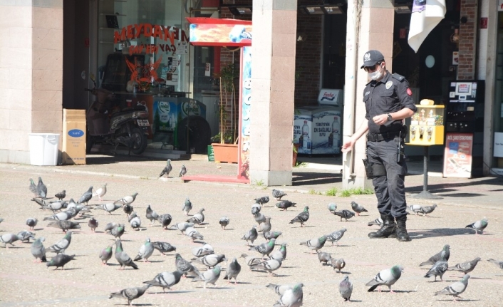 Balıkesir’de kısıtlama sokakları boşalttı