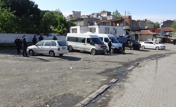 Balıkesir’de özel harekat polislerinin katıldığı şafak operasyonu 8 gözaltı
