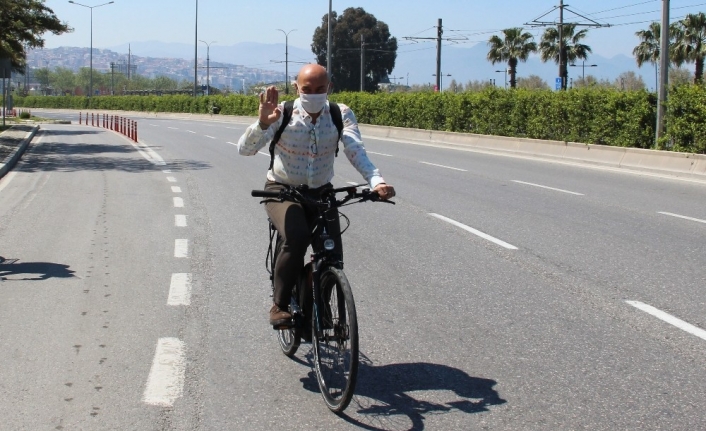 Başkan Soyer’den bisikletli mesai