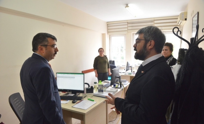 Başkan Yılmaz’dan sağlık neferlerine ziyaret