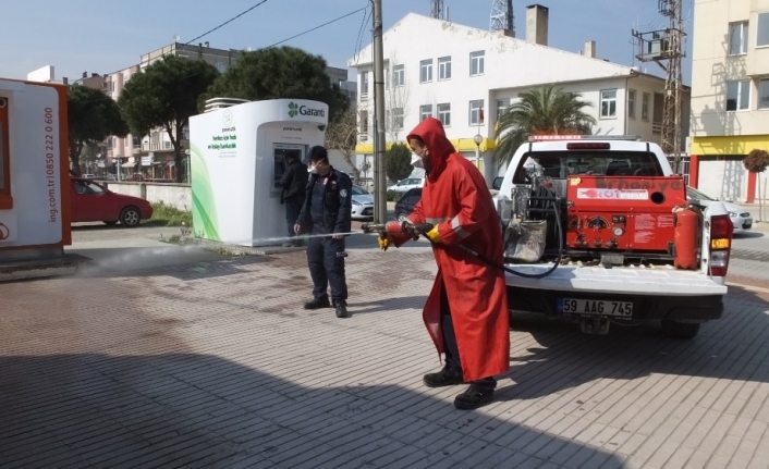 Burhaniye’de dezenfeksiyon çalışmalarına itfaiye desteği