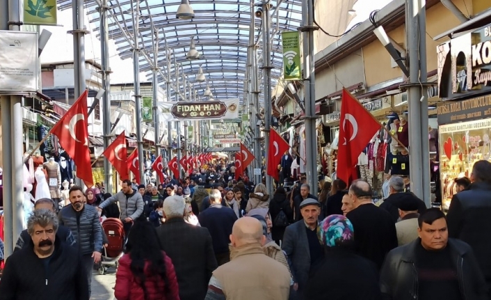 Bursa Kapalı Çarşı kapılarını açtı
