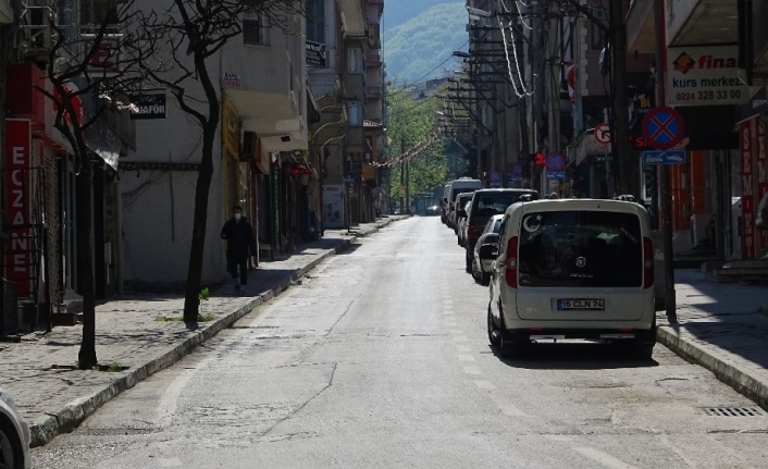 Bursa sokakları sessizliğe büründü
