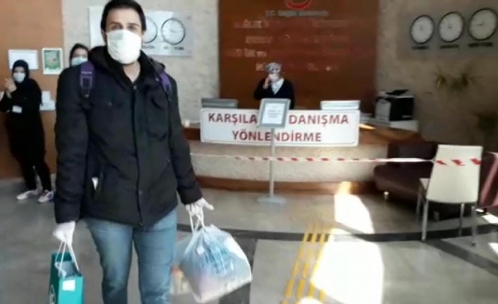 Bursa’da biri 64 yaşında 3 hasta korona virüsü yenerek taburcu oldu