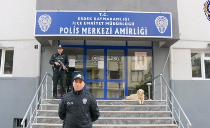 Erdek polisinden ’Evde Kal’ klibi