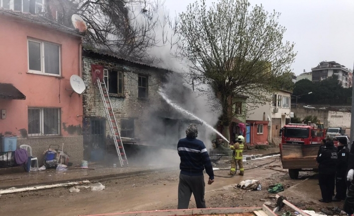 Erdek´te korkutan yangın