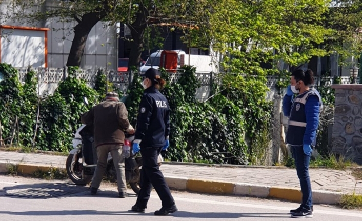 Erdek’te sokağa çıkan 13 kişiye para cezası