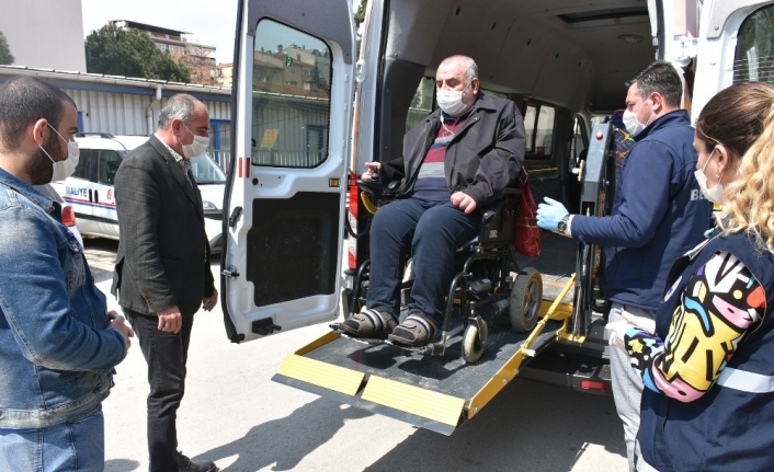 Gemlik’te engelsiz taksinin ilk seferini Başkan Sertaslan yaptı