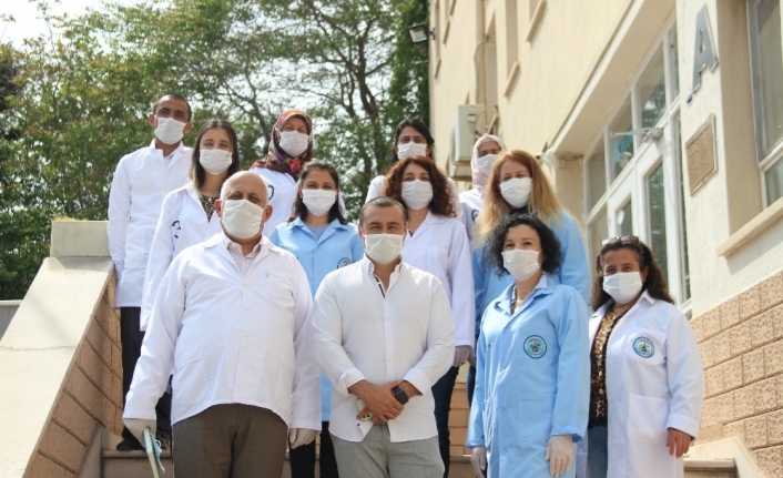 İzmir’de okullar, fabrika gibi çalışıp siperlik ve maske üretiyor