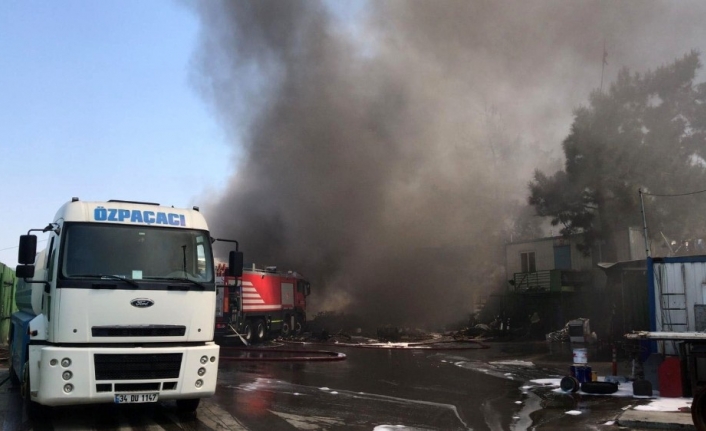 İzmir’deki yangın kontrol altında