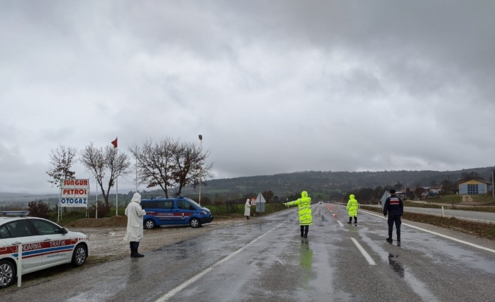 Jandarma aranan 22 kişiyi yakaladı