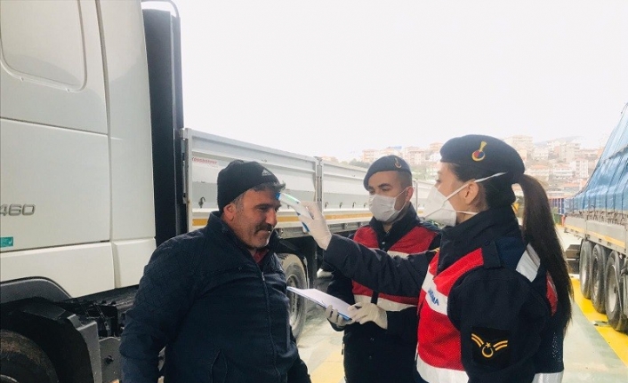 Jandarmadan sokağa çıkamayan 4 bin kişiye destek