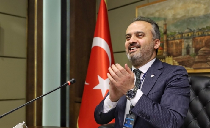 Karantinadan sıkılan Ebrar’a doğum günü sürprizi