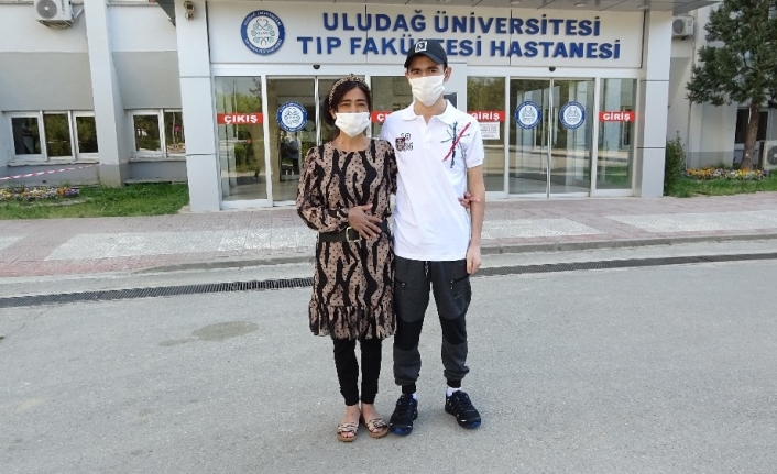 Ölmek üzere olan Özbek hastaya pandemi döneminde başarılı nakil