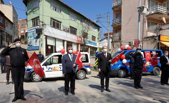 Orhaneli’de bütün çocuklar sabah balonlarla ve hediyelerle uyandı