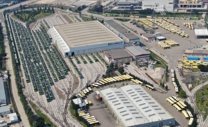 Park halindeki binlerce otobüs ve metro vagonu havadan böyle görüntülendi