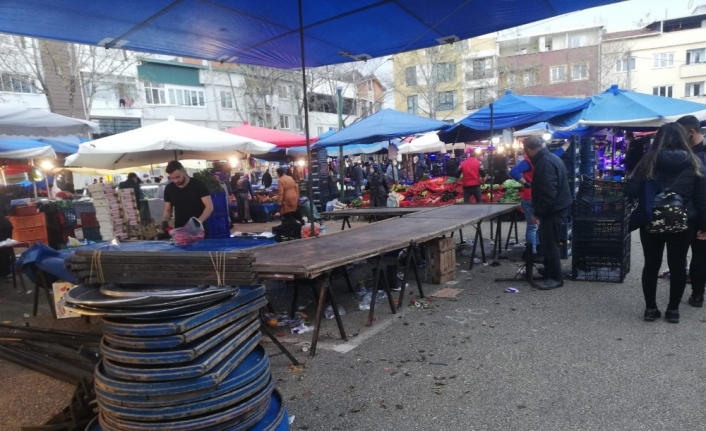 Pazarda tezgâhlar 3 saat içinde boşaldı