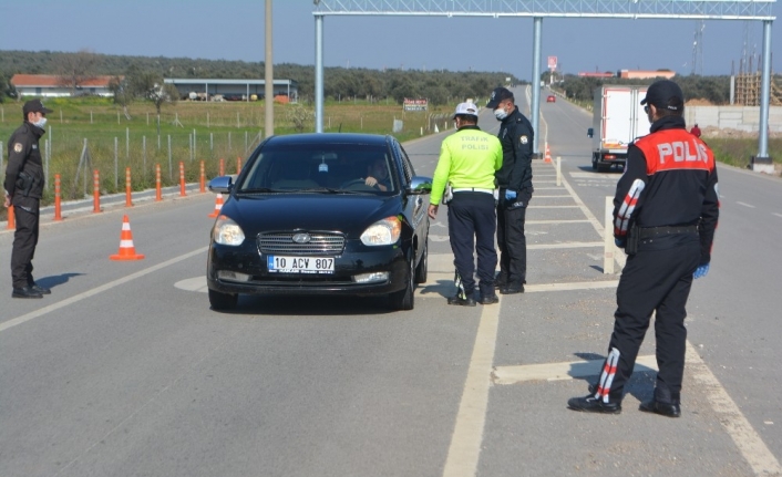 Polis, Ayvalık’a giriş çıkışa izin vermiyor