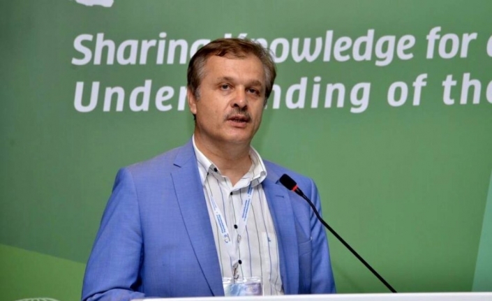 Prof. Aşkın: "Sosyal mesafe ile birlikte sosyal medya mesafesine de dikkat"