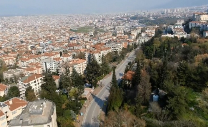 Sokağa çıkma kısıtlamasının ikinci gününde boş caddeler havadan görüntülendi