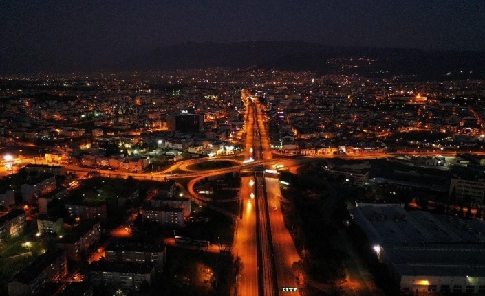Sokağa çıkma yasağının sona ermesiyle Bursa caddeleri havadan görüntülendi