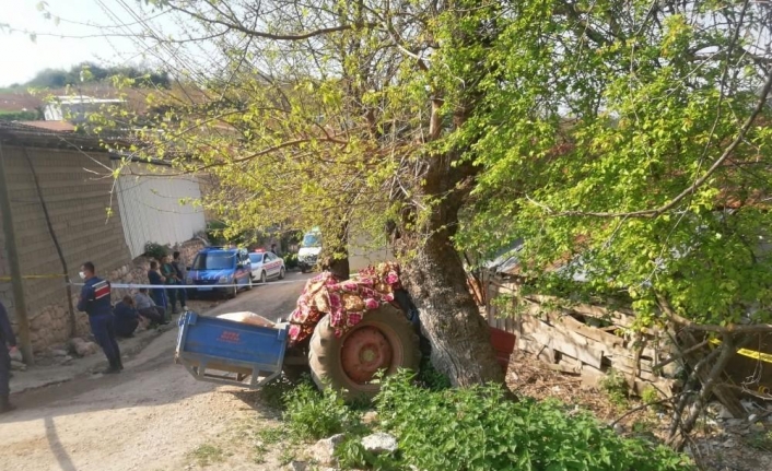 Traktör ile ağaç arasında sıkışan adam hayatını kaybetti
