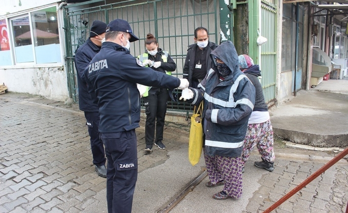 Burhaniye’de belediye çalışanlarına moral ve motivasyon primi