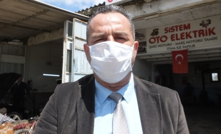 Burhaniye’de belediye kapı kapı ücretsiz maske dağıtıyor