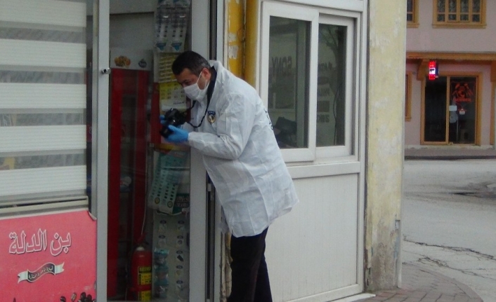 İş yerine giren hırsızlar kumbaradaki 5 bin TL’yi çaldı