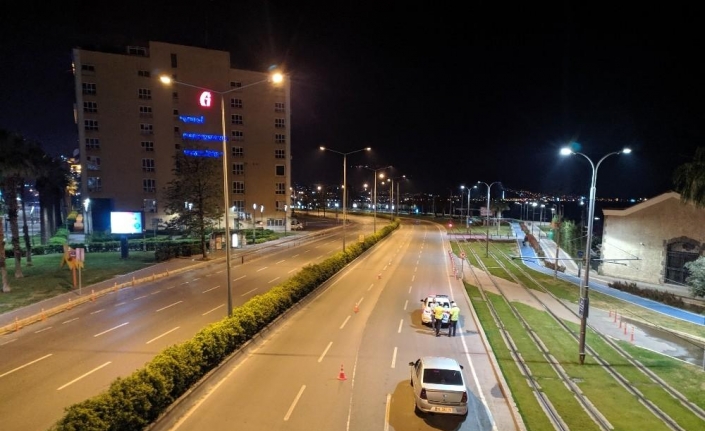 İzmir’de 3 günlük sokağa çıkma kısıtlaması başladı