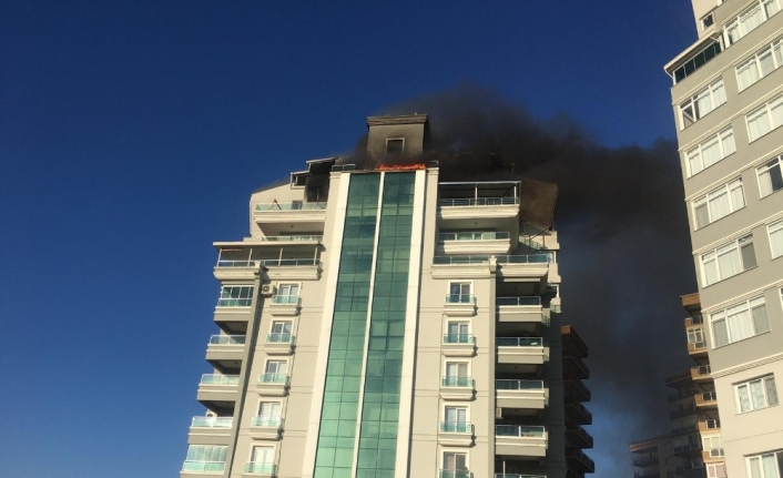 İzmir’de hareketli dakikalar: 10 katlı bina boşaltıldı
