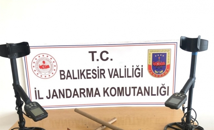 Jandarmadan kaçak kazı yapanlara suçüstü