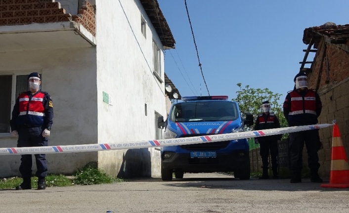 Karantinaya alınan sokak sessizliğe büründü