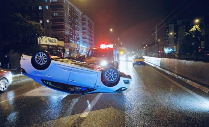 Takla atan otomobilden burnu kanamadan çıktı