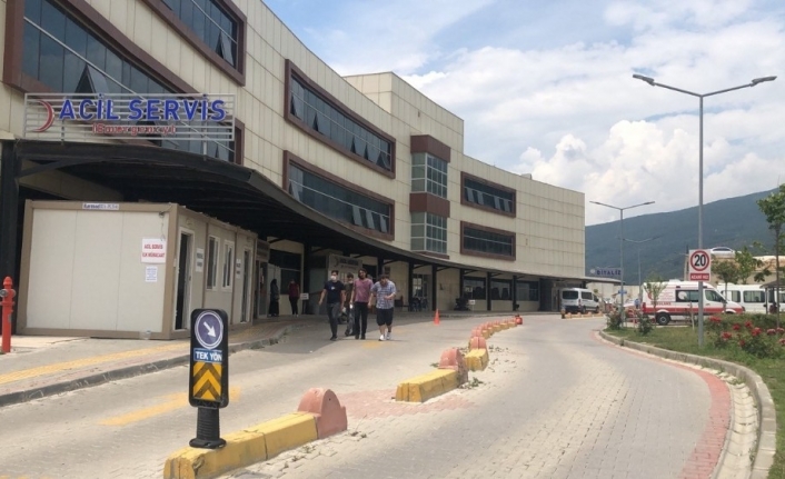 61 işçi yemekten zehirlendi