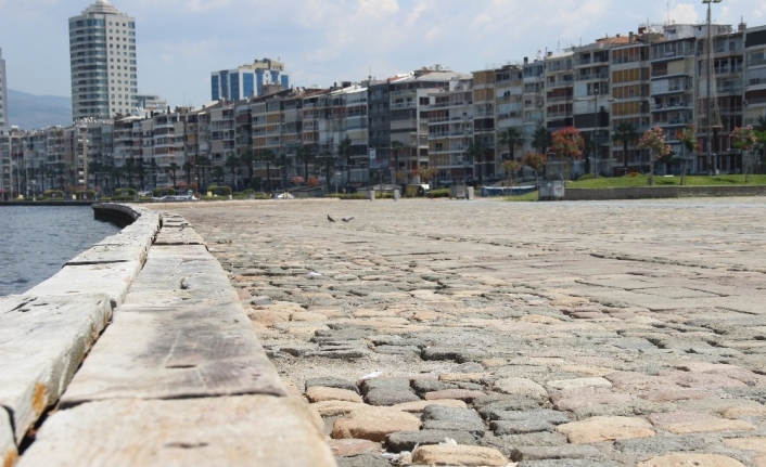 6 saatlik kısıtlamada İzmir’de sokaklar sessizliğe büründü