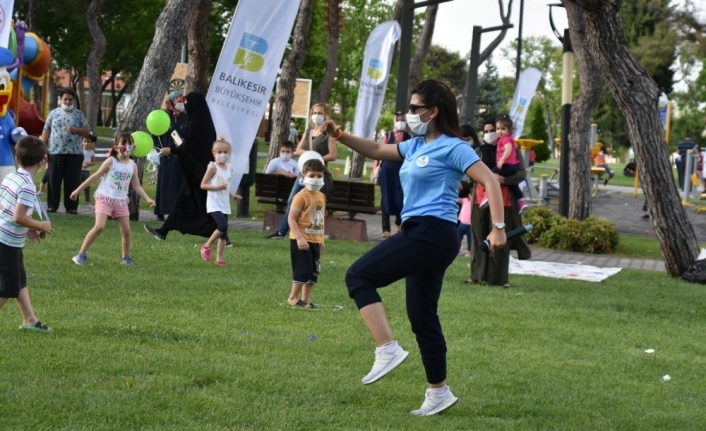 Aileler çocukları ile birlikte spor yaptılar