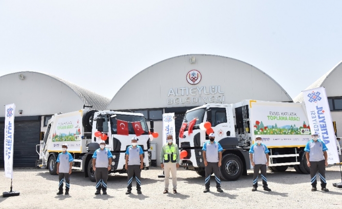 Altıeylül temizlik filosuna 2 yeni araç katıldı