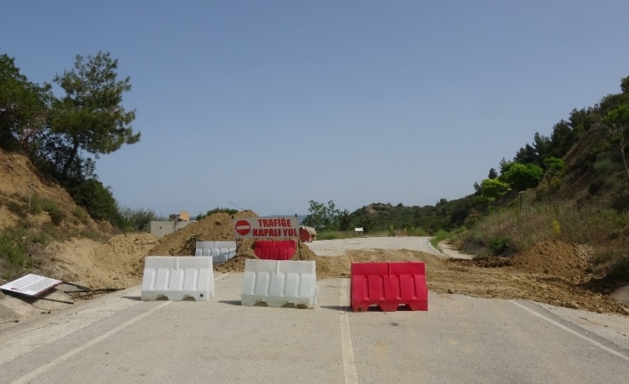 Anzak Koyu yolunda toprak kayması