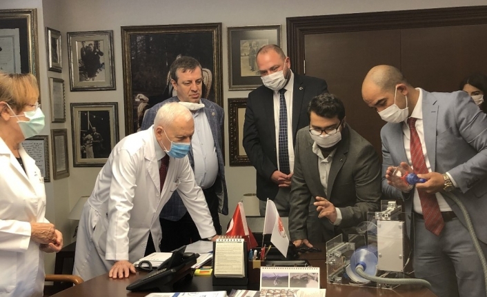 Başkan Gümrükçü’den yerli üretim solunum cihazı teslimi