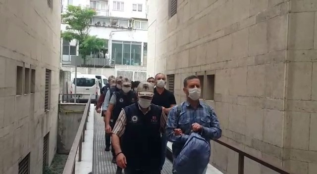 Bursa’da FETÖ/PDY operasyonunda gözaltına  alınan 24 kişiden 2’si adliyeye sevk edildi