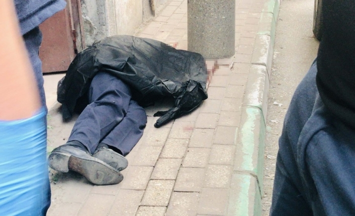 Cadde üzerinde silahlı kavga: 1 ölü