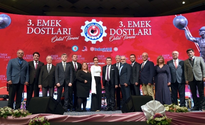 ‘Emek Dostu’ akademisyene anlamlı ödül