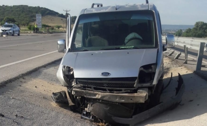 Ezine’de trafik kazası: 2 yaralı
